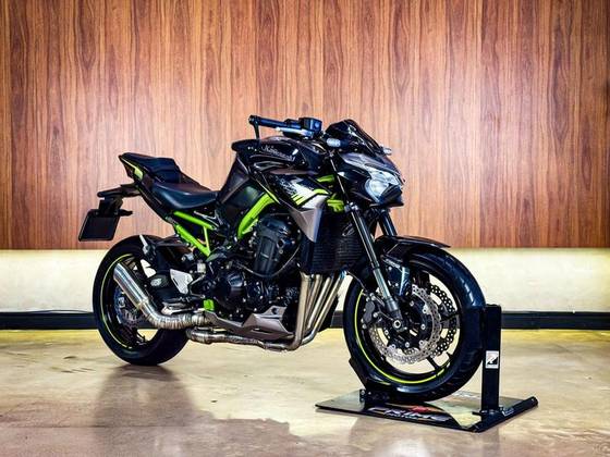 KAWASAKI Z900 KAWASAKI Z900